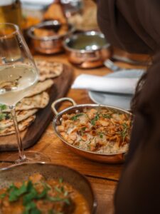 The best way to begin the week Around the table 🍽️🥘 Join us at Square on Monday evenings for a generous spread of fragrant curries delicious accompaniments and a sweet treat to finish Book via eatvineyardcoza or Dineplan | Vineyard Hotel